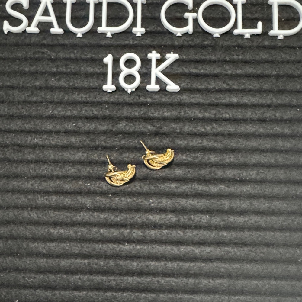 18K Saudi Gold Earrings 1.3 Grams - Picture 7 of 7